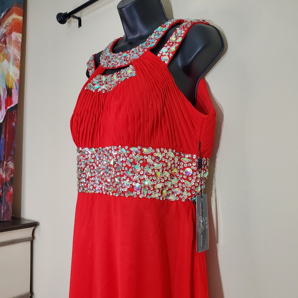Red Sequence Trimed Top Dress. View 4